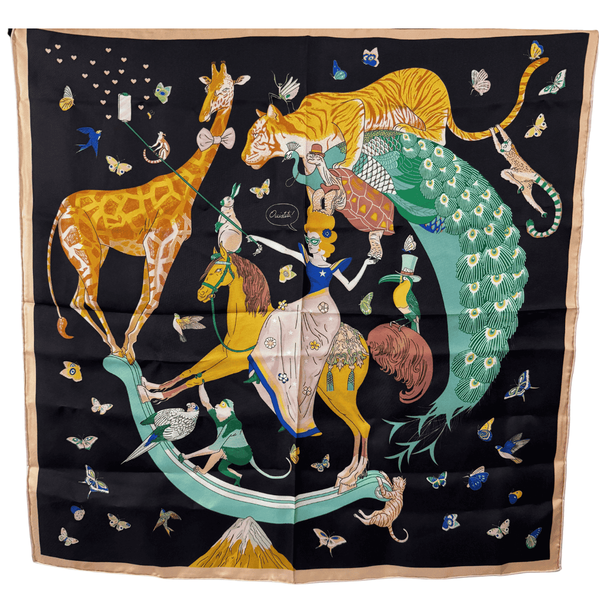 Šilko skarelė 68×68, juodas fonas, fantazijos gyvūnų piešinys, plokščias kadras